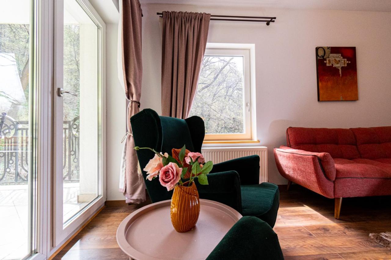 Nature Apartment - Minutes Away From The Old Town And Afi Mall Brasov Exterior photo